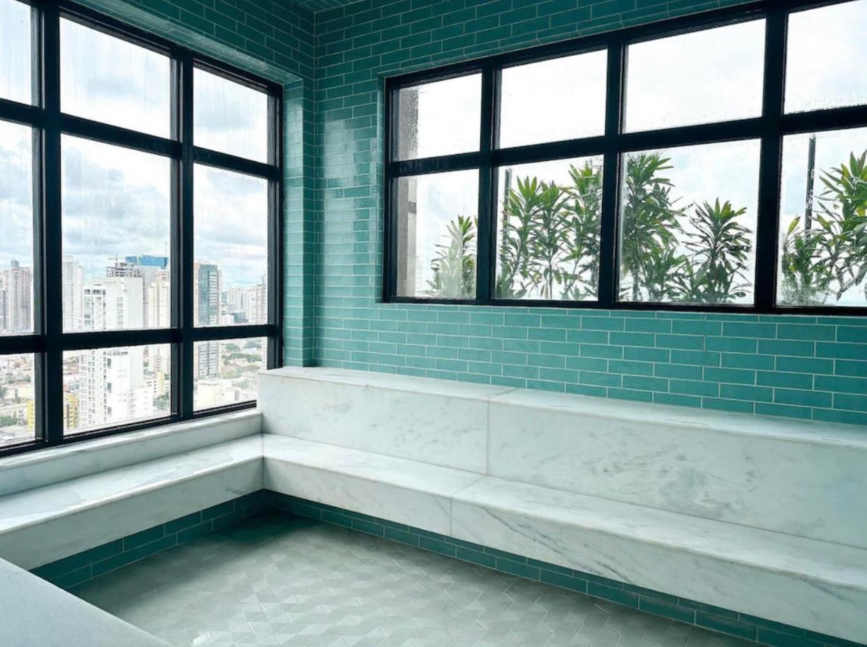 Lindo flat em prédio luxuoso - Excelente localização