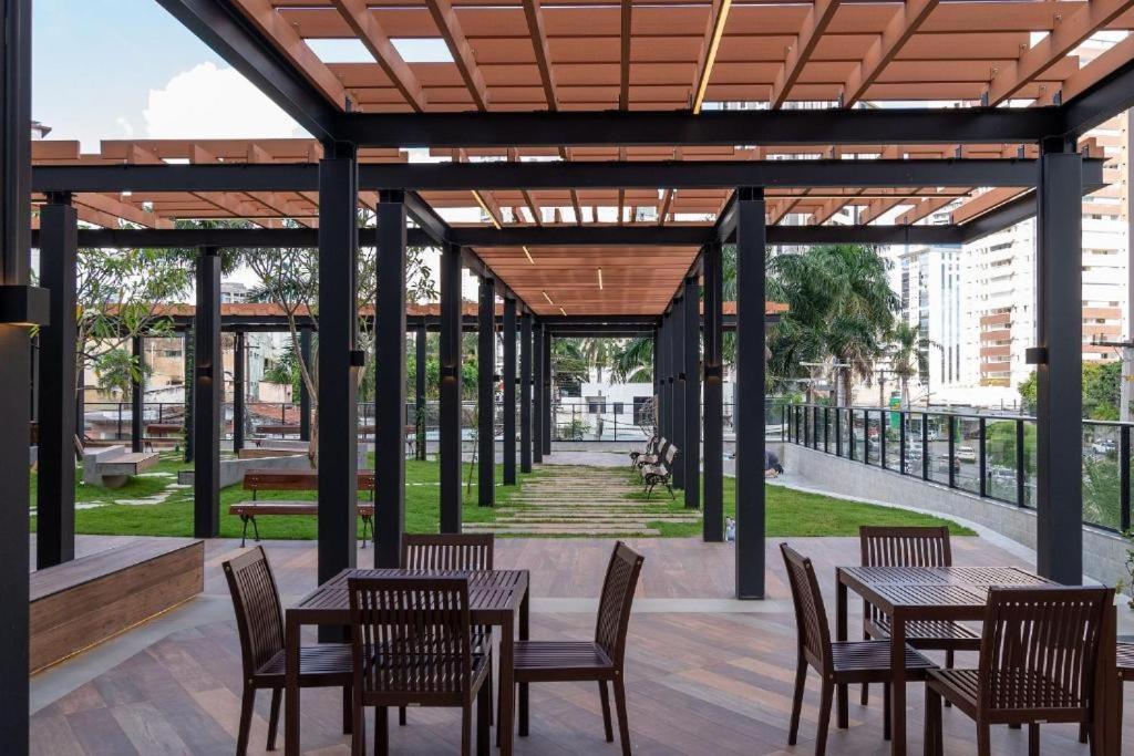 Lindo flat em prédio luxuoso - Excelente localização