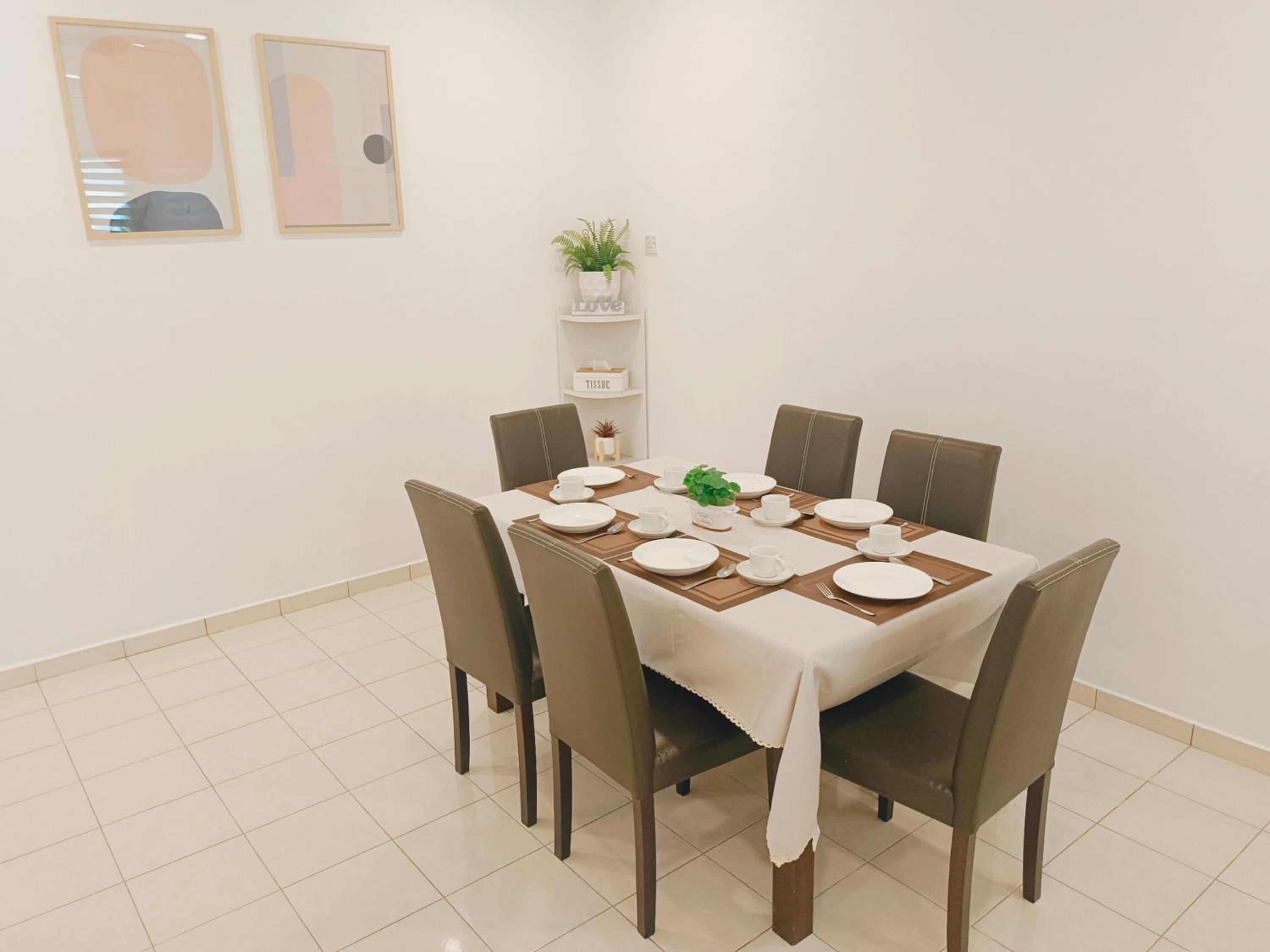 Riverfront City, Up to 8 Pax, 3 Bedrooms, 2 Bathrooms, 2 Car Park by Star Home photo 3