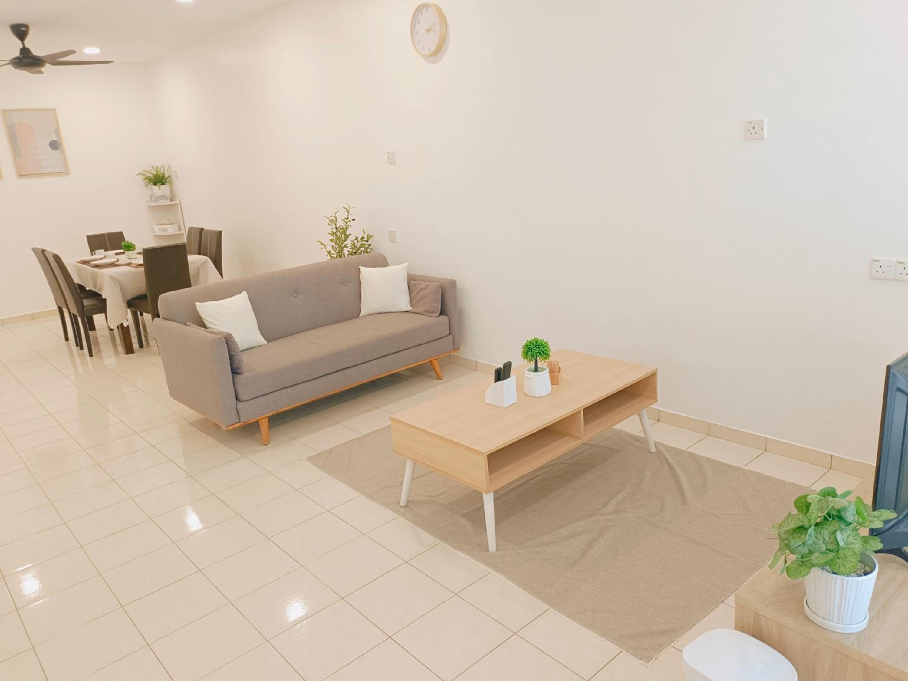 Riverfront City, Up to 8 Pax, 3 Bedrooms, 2 Bathrooms, 2 Car Park by Star Home photo 2