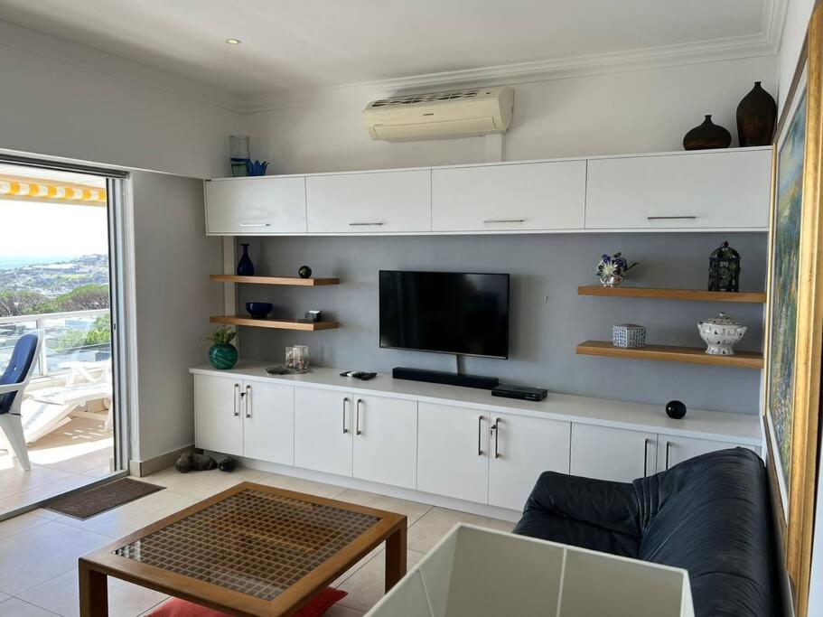 Camps Bay 2 Bed Sea Grand View view 4