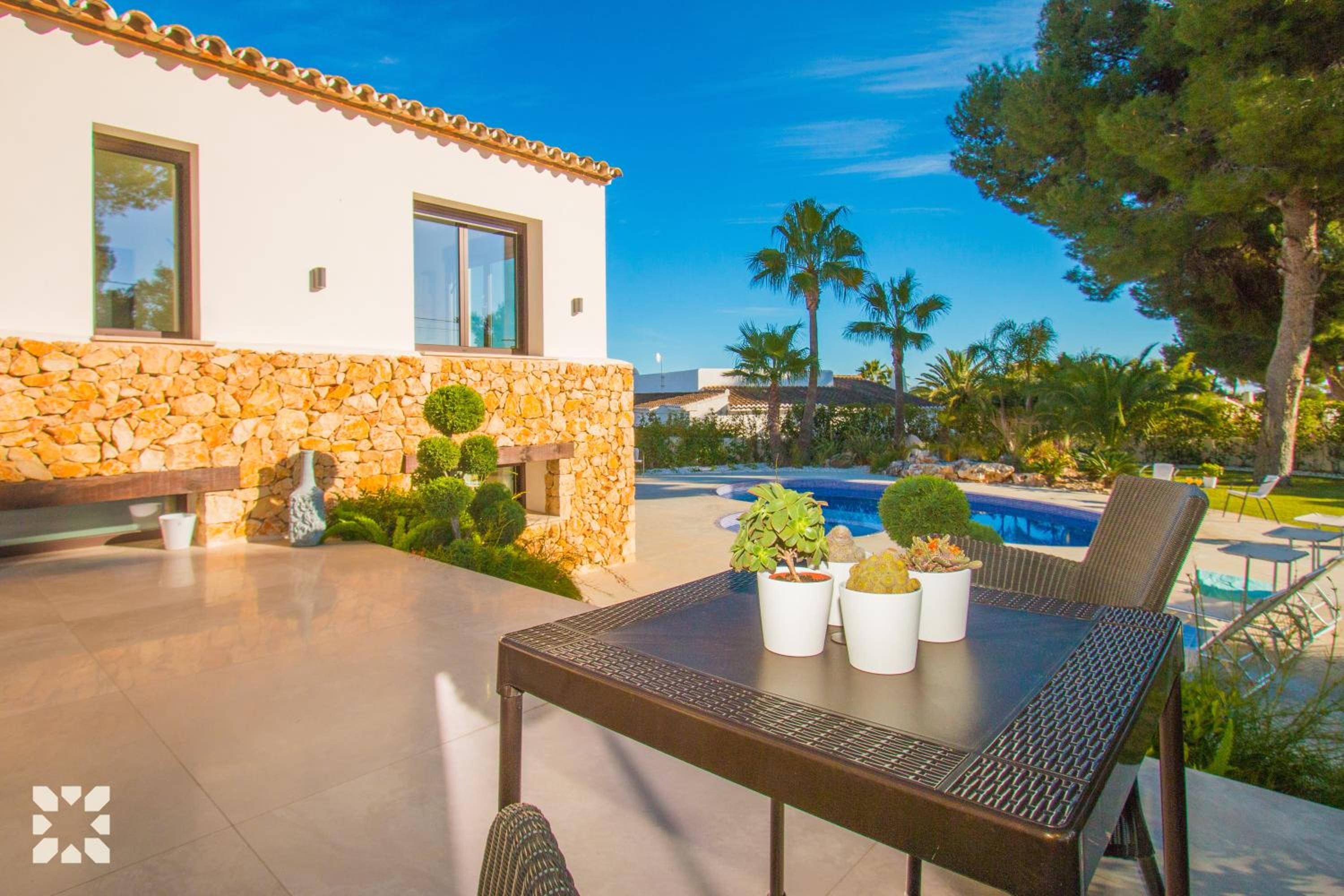 Villa Los Roques by Abahana Villas view 2