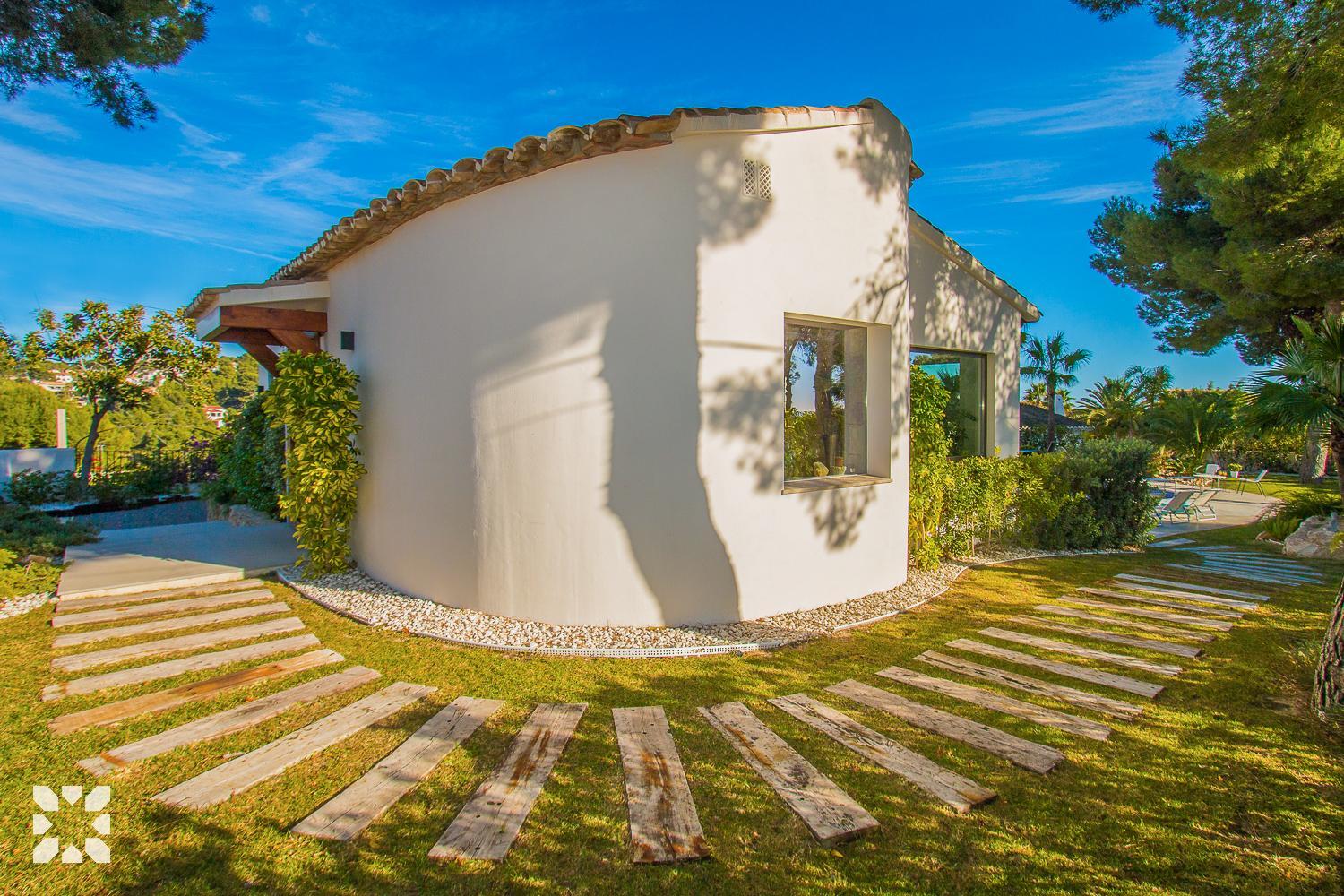 Villa Los Roques by Abahana Villas view 5