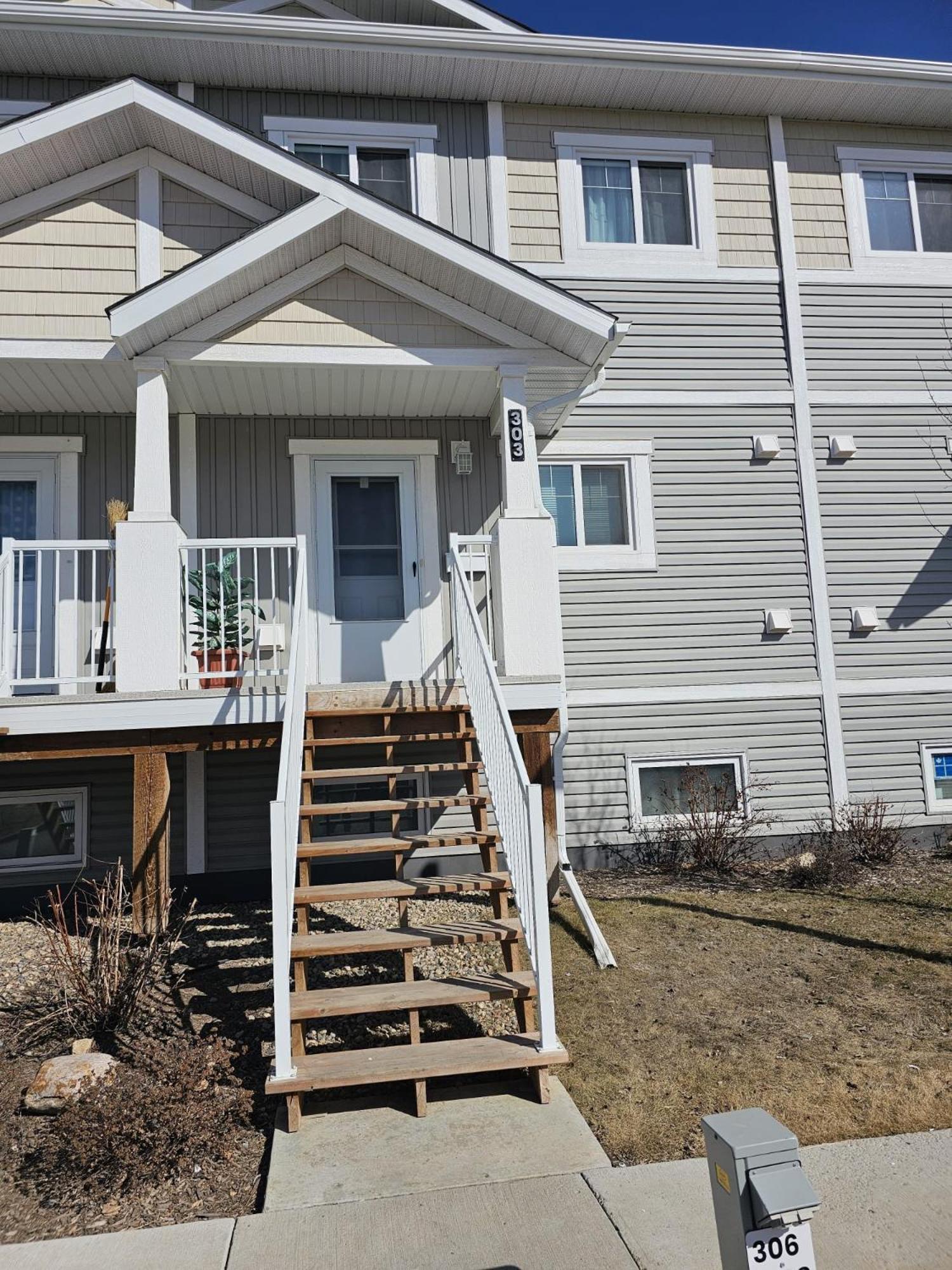 3 bedroom Town in Stonebridge unit 303