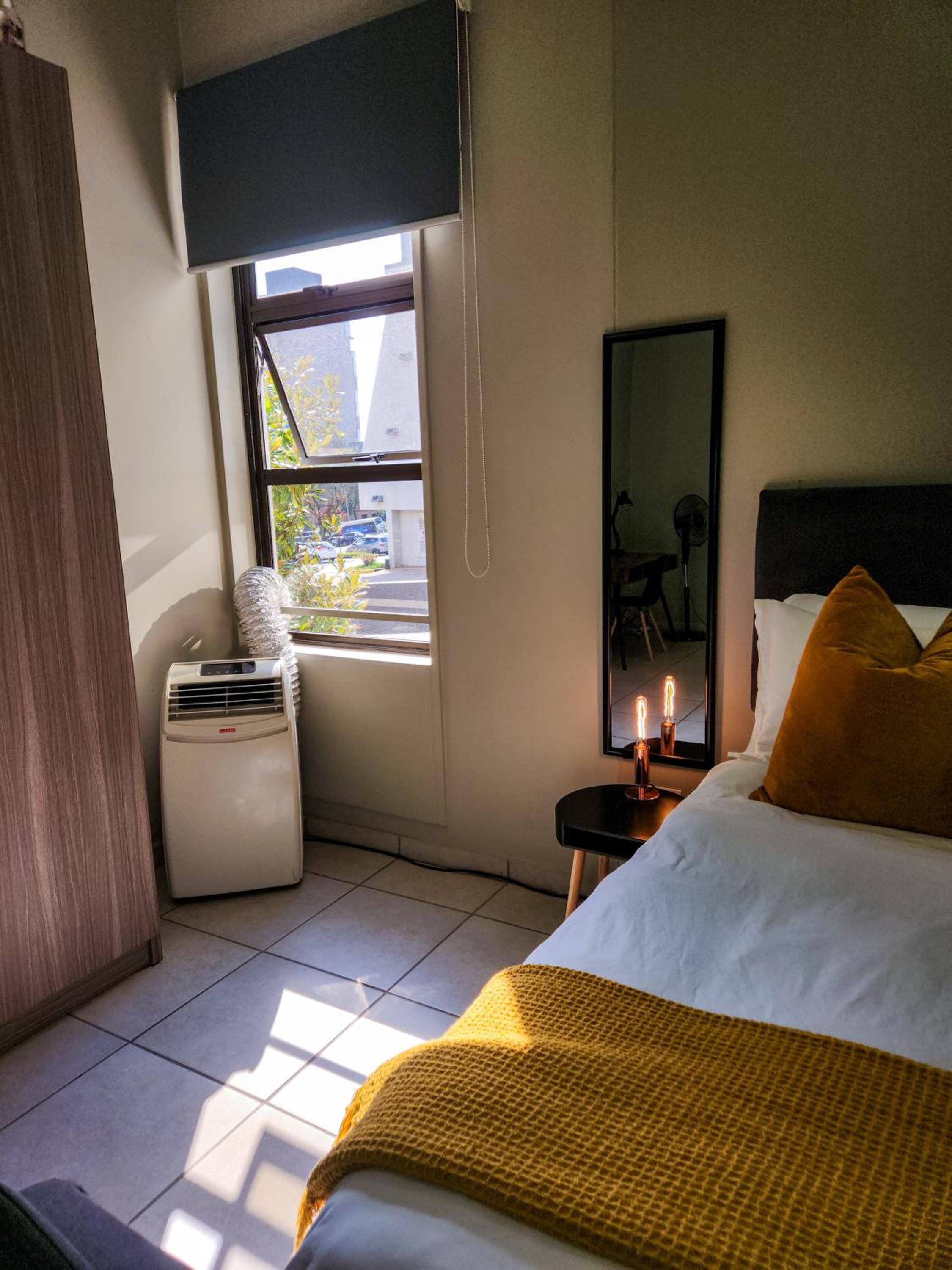 No Loadshedding Fast WiFi Lux Apartment