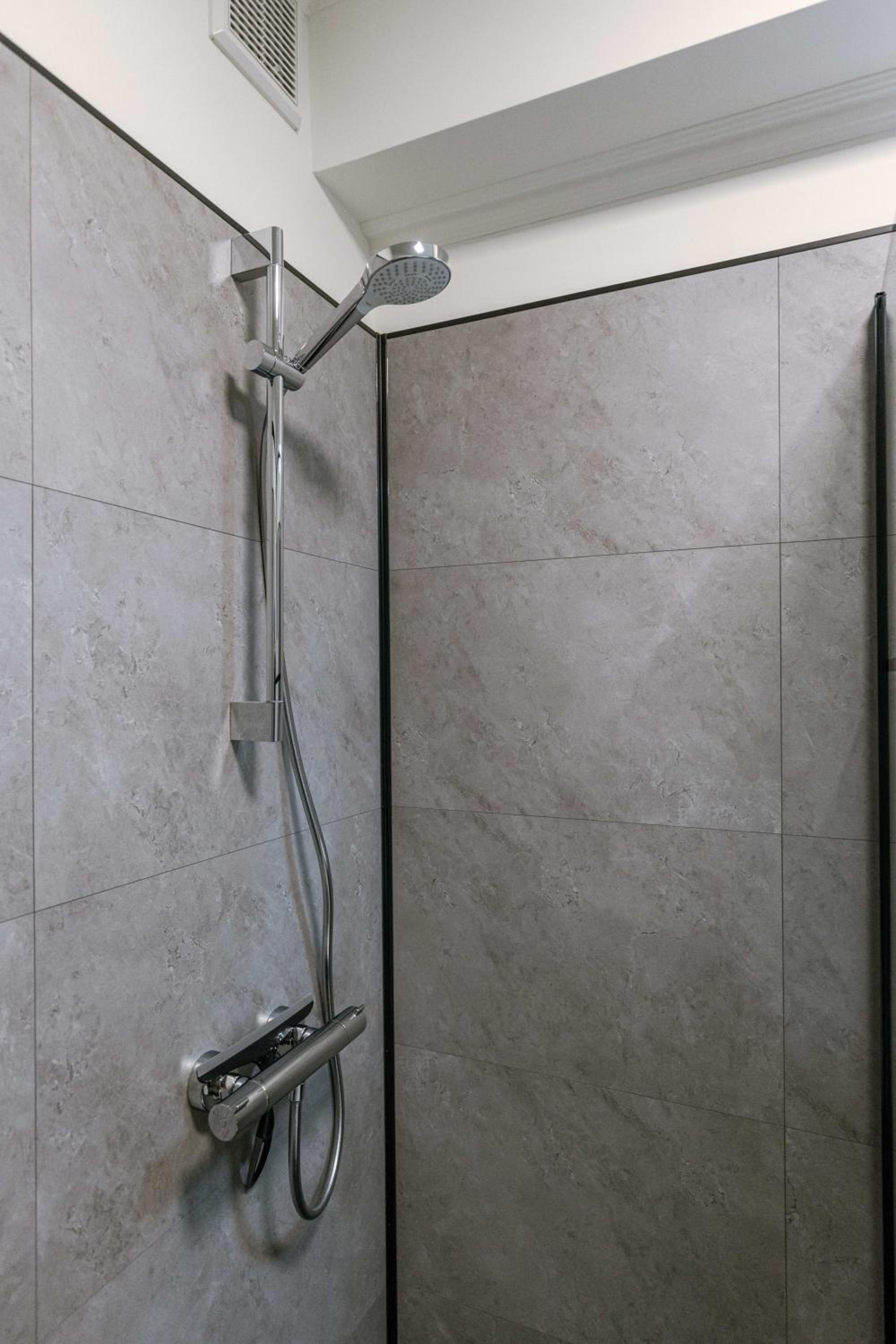 Huswell - Stylish two bedroom apartment on top location