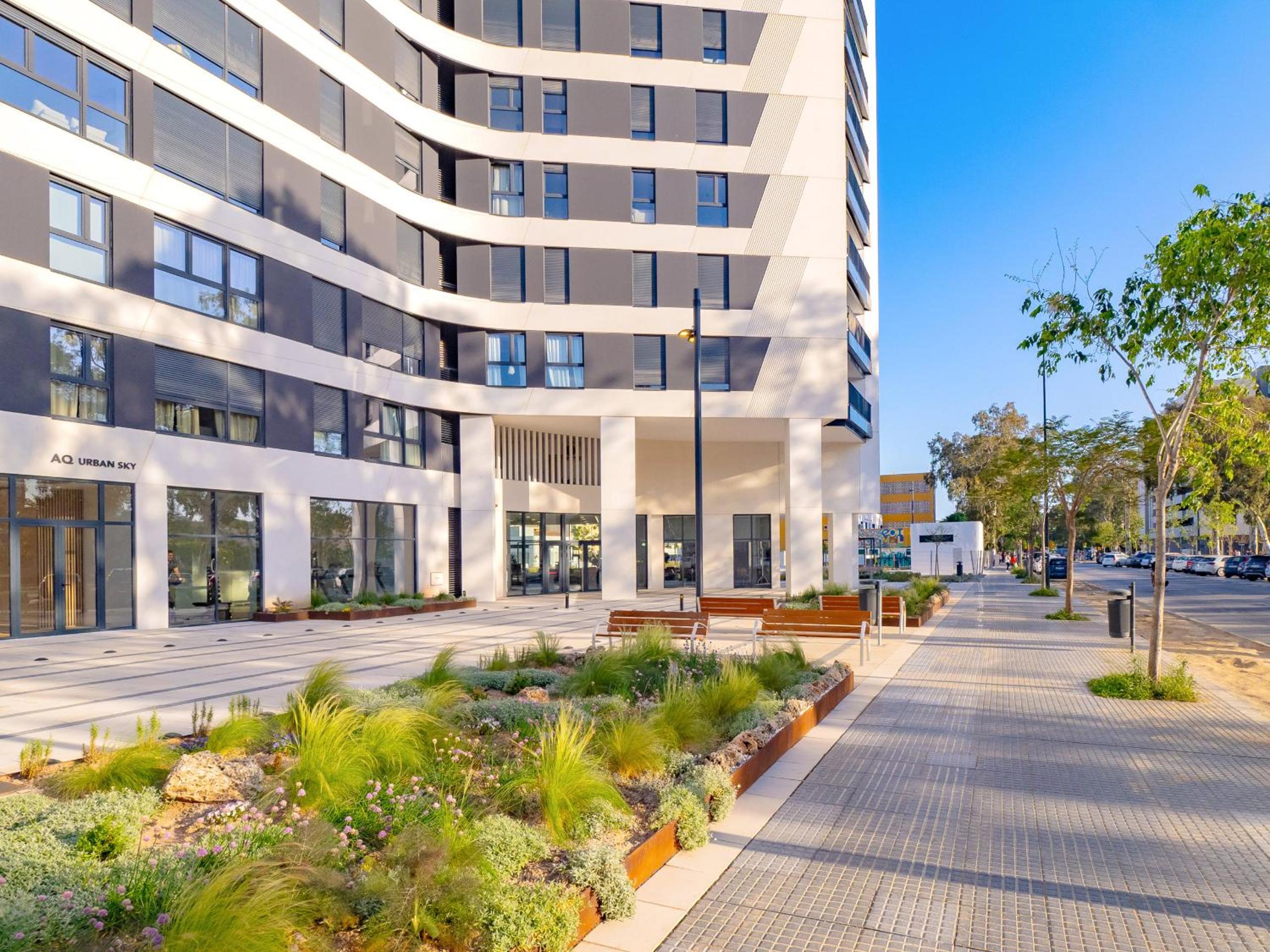 Cubo's Luxury Urban Sky Apartment 12