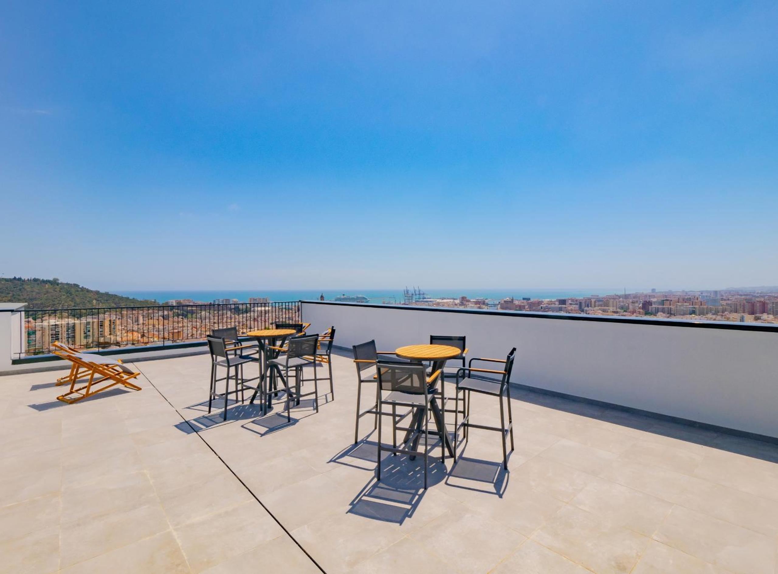 Cubo's Luxury Urban Sky Apartment 12