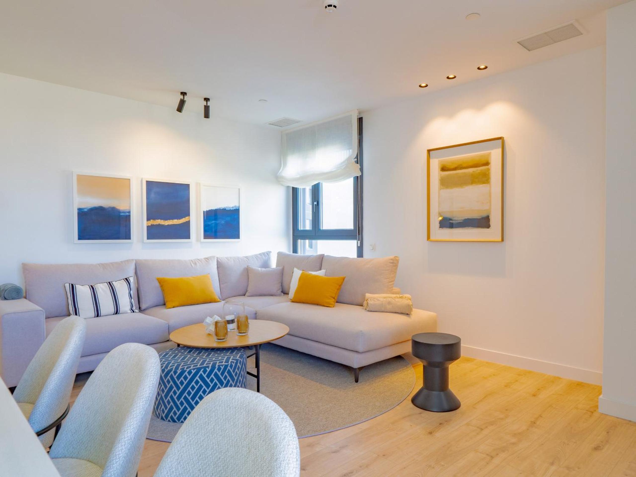 Cubo's Luxury Urban Sky Apartment 12