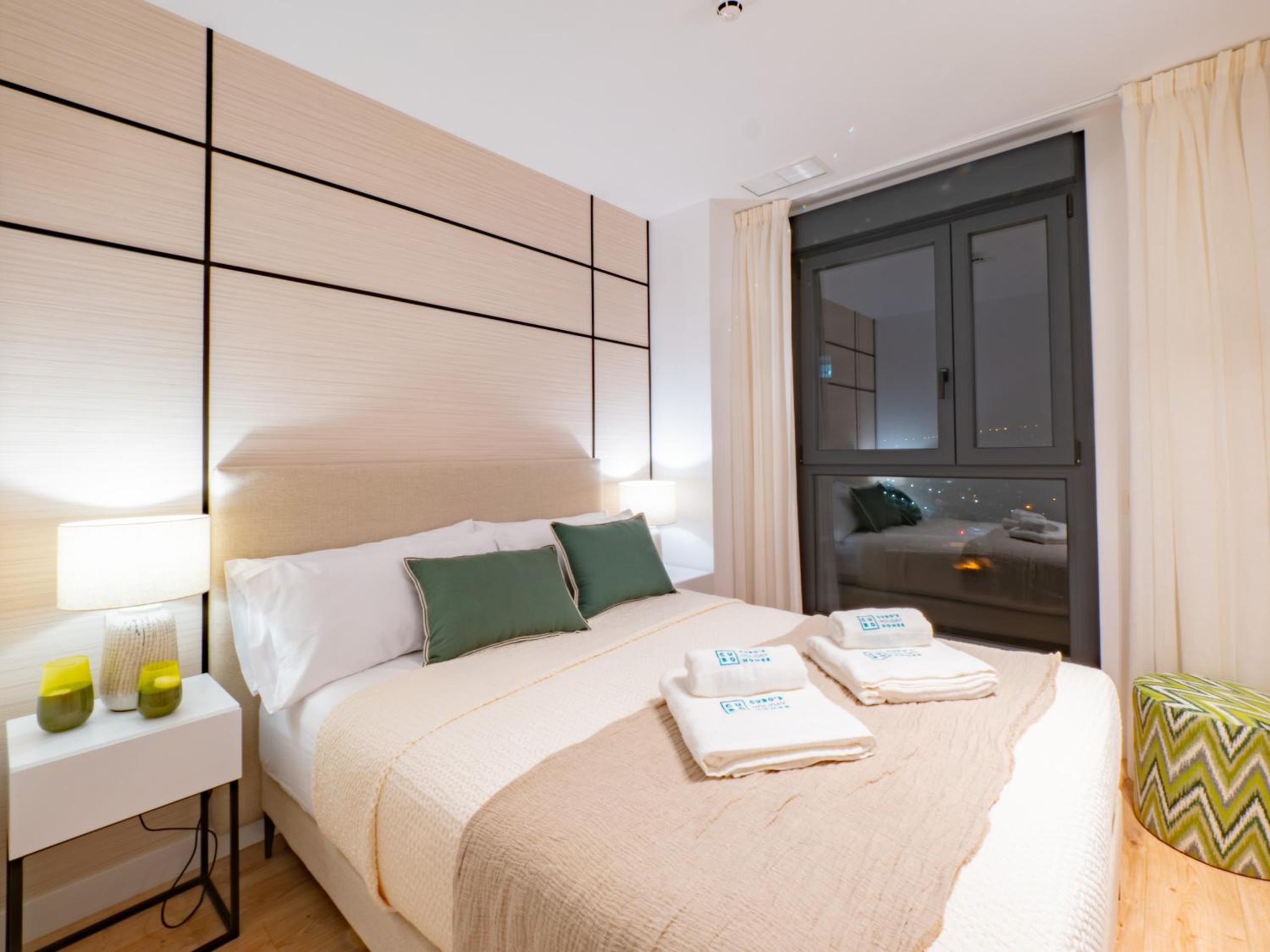 Cubo's Luxury Urban Sky Apartment 12