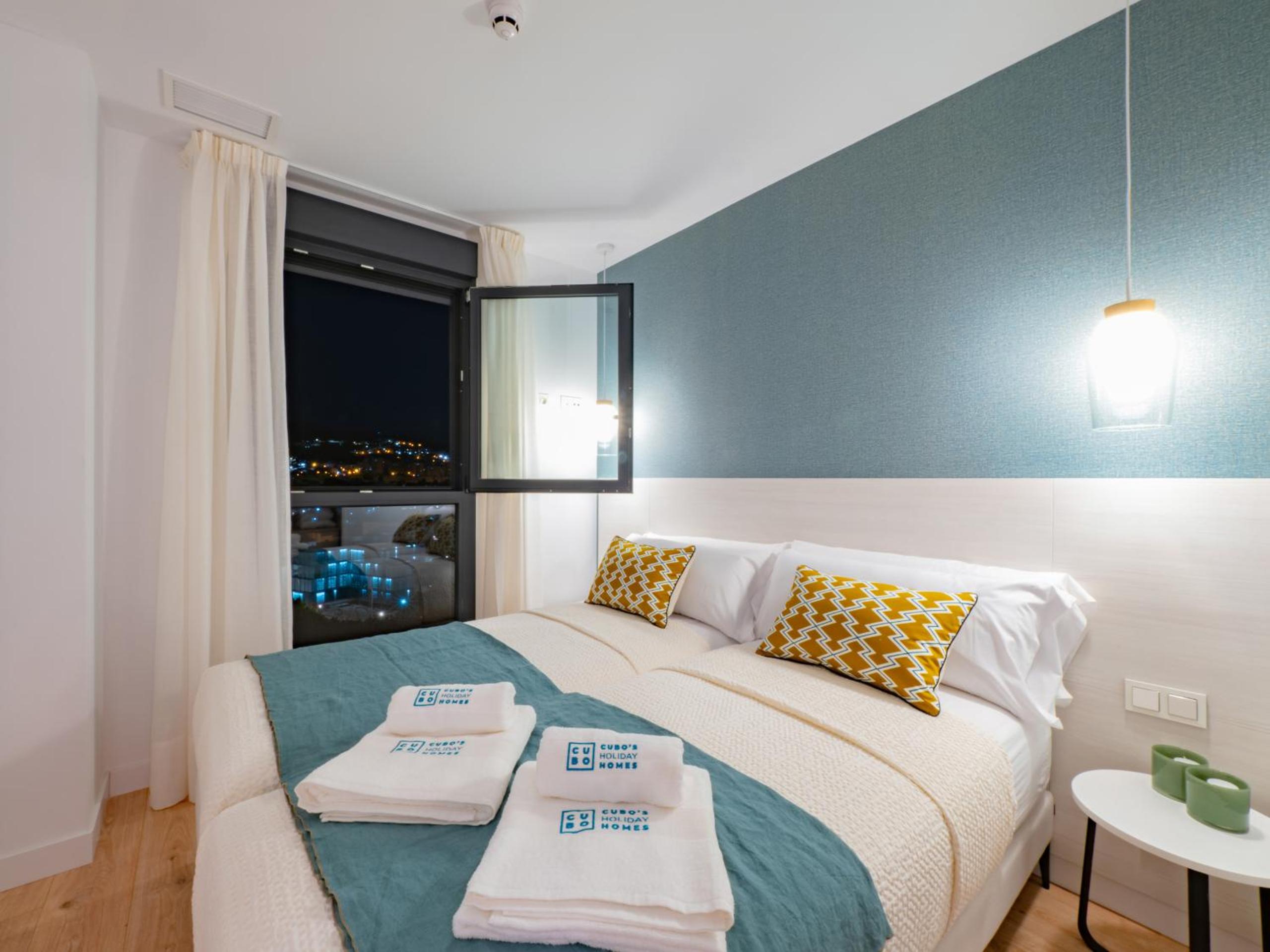 Cubo's Luxury Urban Sky Apartment 12