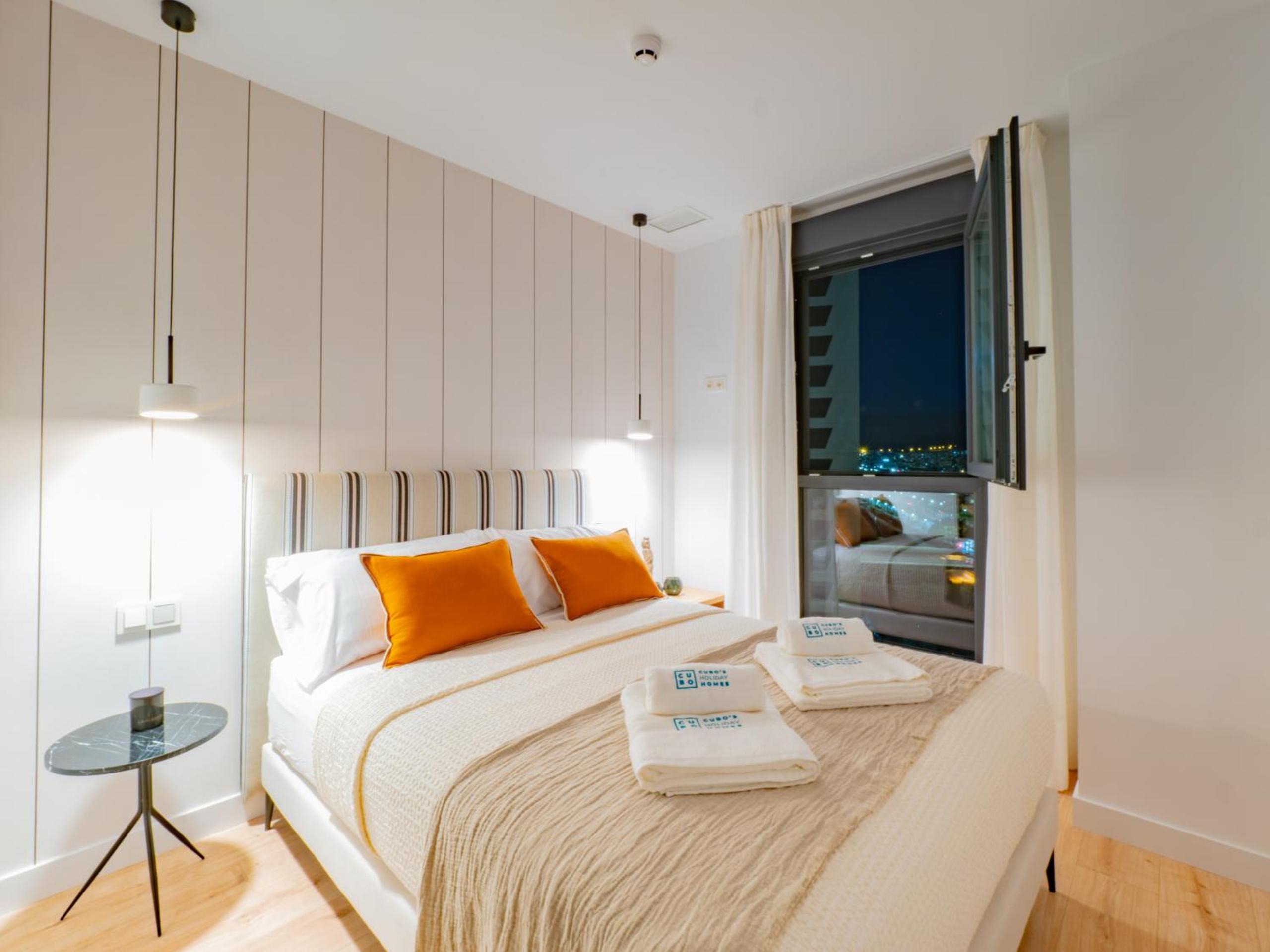 Cubo's Luxury Urban Sky Apartment 12