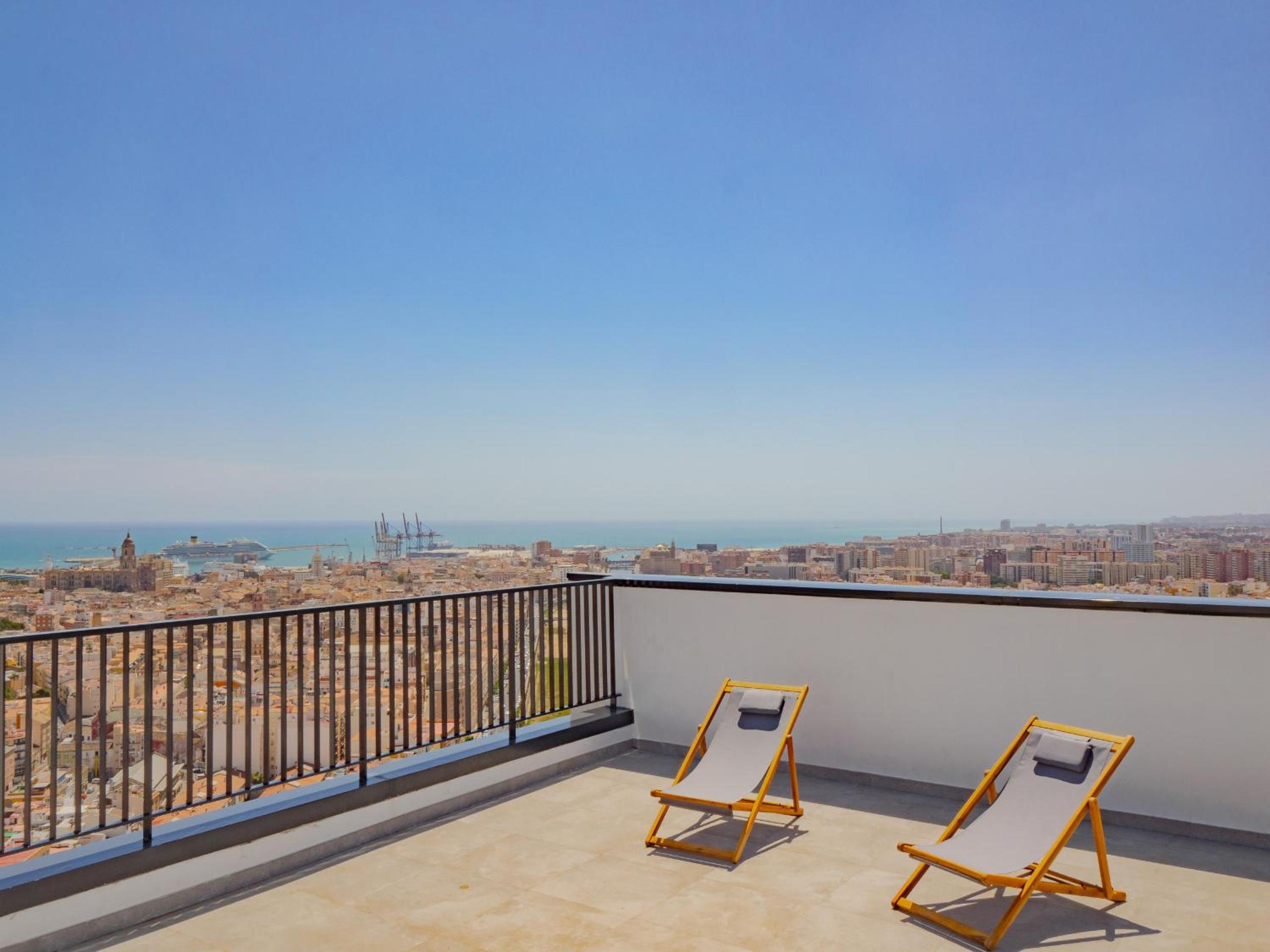 Cubo's Luxury Urban Sky Apartment 12