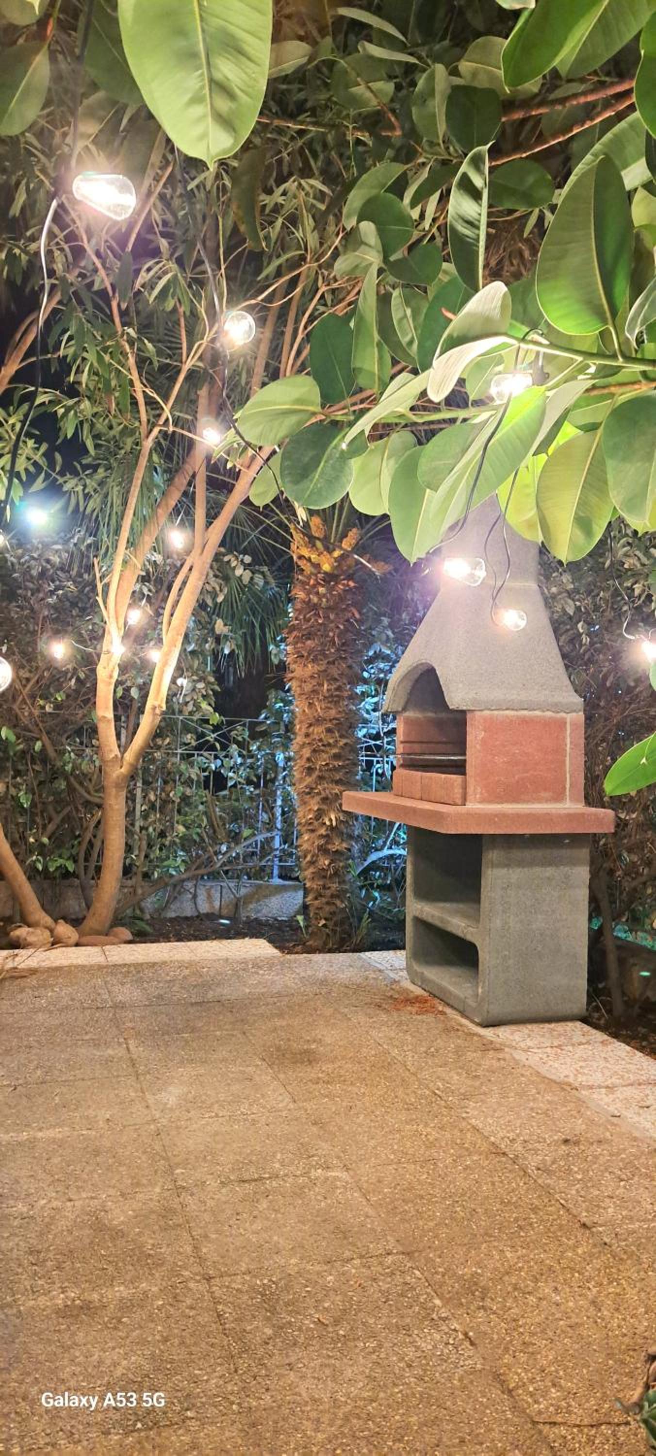Appartamento fronte mare con giardino e barbeque view 2