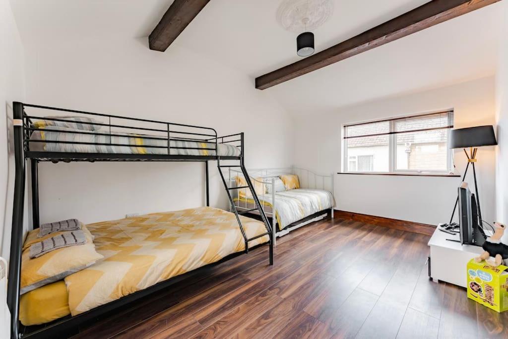 Logan Lodge, Great Yarmouth - for your large group! view 5