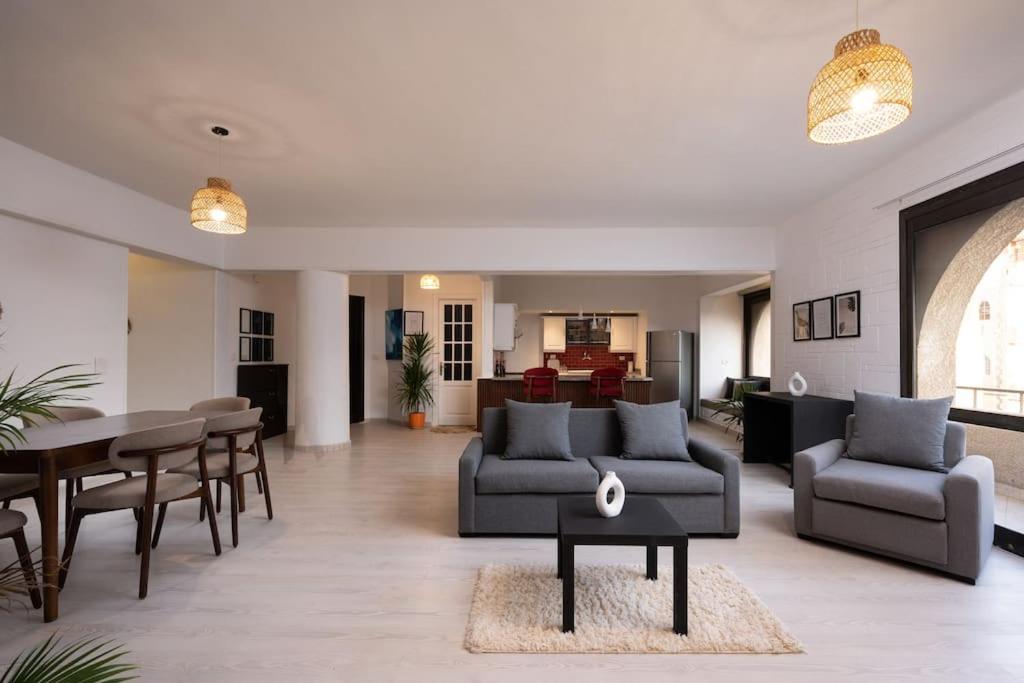 Modern 3 BR in heart of Maadi
