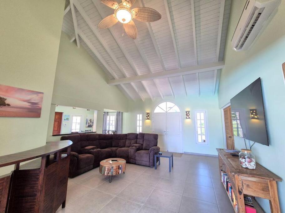 Ruby Villa - Lakes Edge