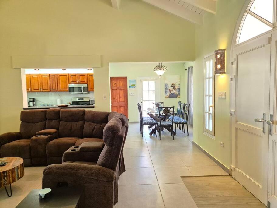 Ruby Villa - Lakes Edge