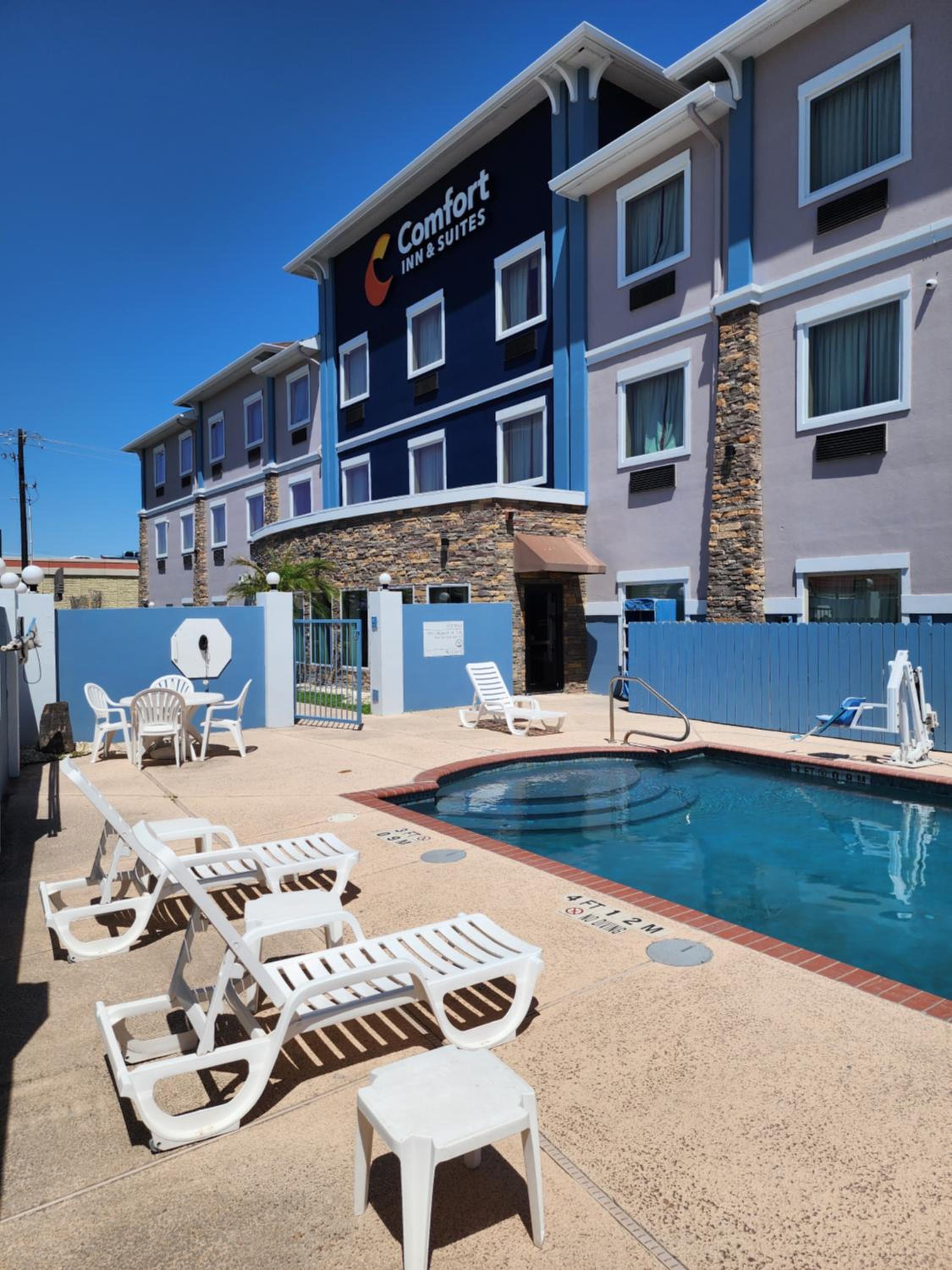 Comfort Inn  Suites Donna near I-2 - Property Image 5