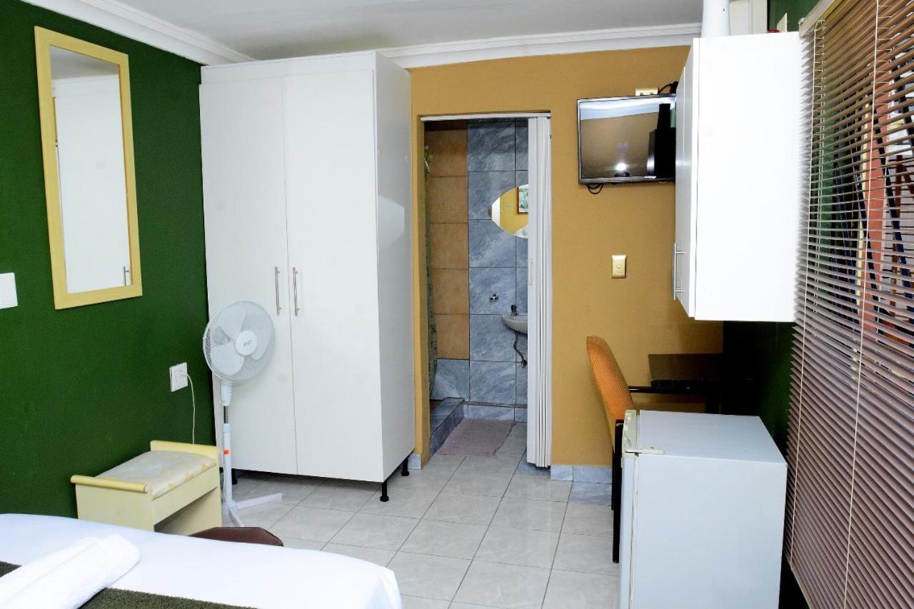 Obasi Green Inn Guesthouse view 5