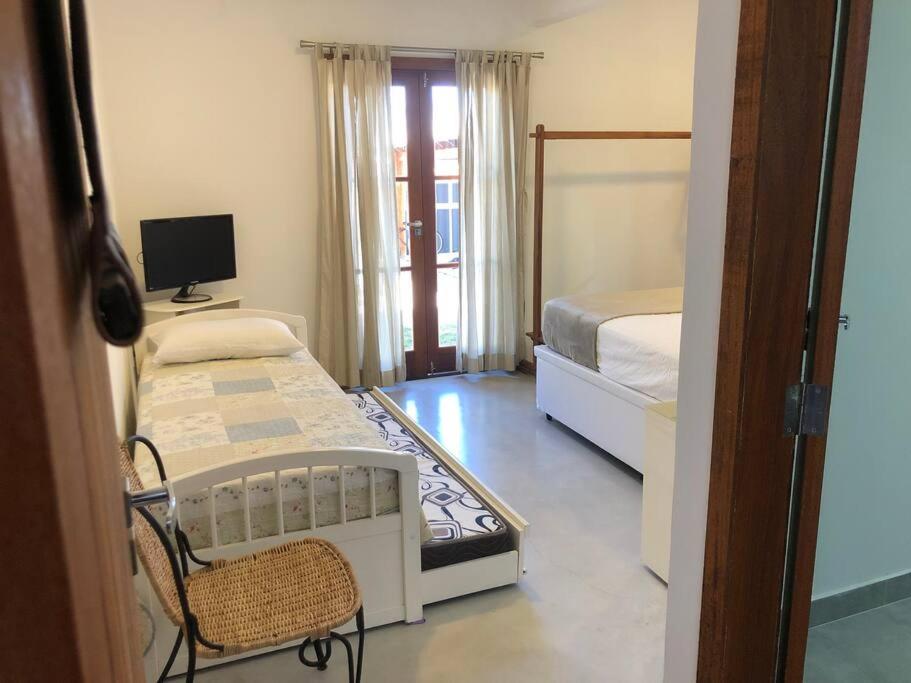 Casa maravilhosa a 2 quadras da praia - 5 suites