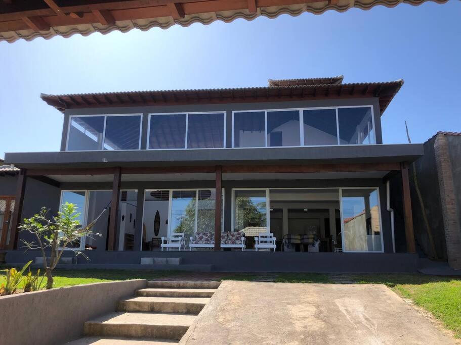Casa maravilhosa a 2 quadras da praia - 5 suites