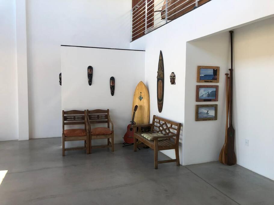 Casa maravilhosa a 2 quadras da praia - 5 suites