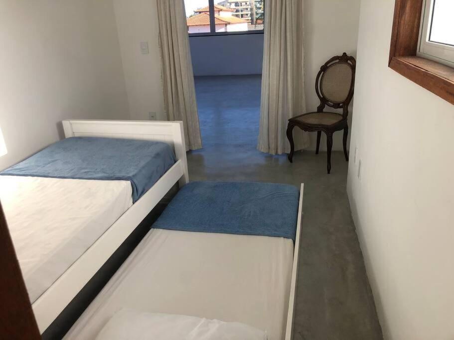 Casa maravilhosa a 2 quadras da praia - 5 suites