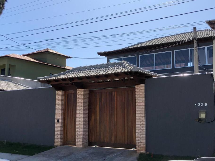 Casa maravilhosa a 2 quadras da praia - 5 suites