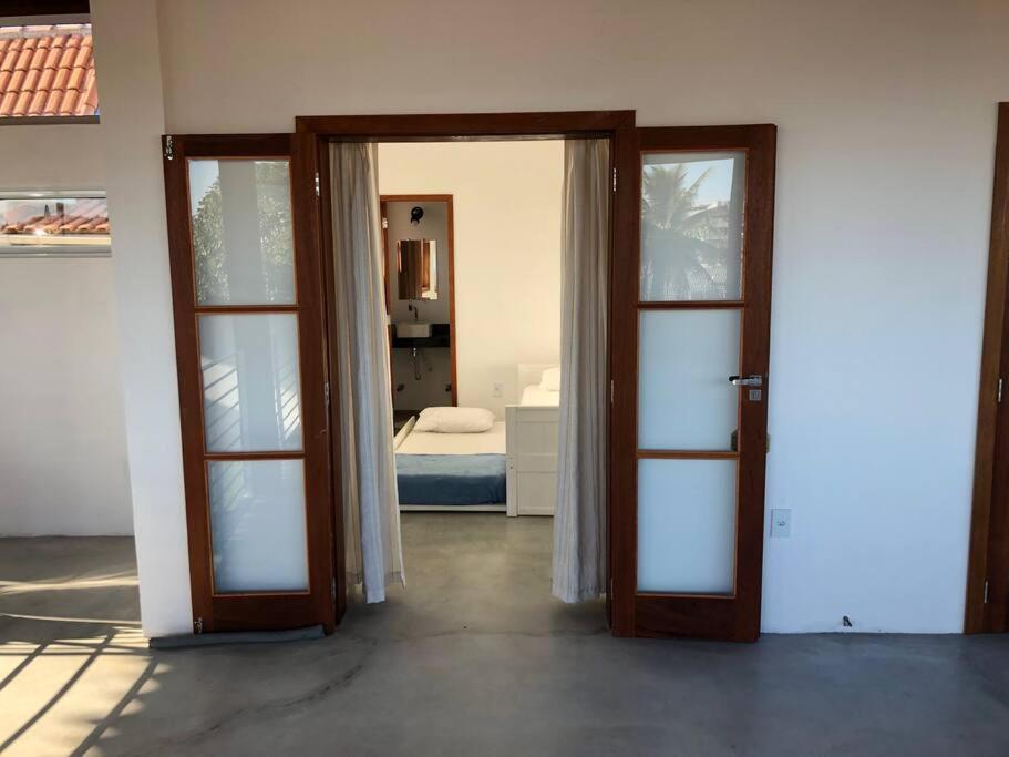 Casa maravilhosa a 2 quadras da praia - 5 suites
