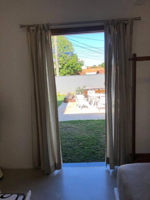 Casa maravilhosa a 2 quadras da praia - 5 suites