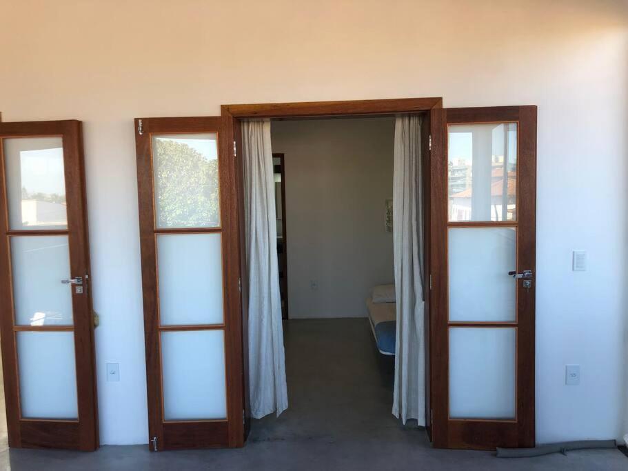 Casa maravilhosa a 2 quadras da praia - 5 suites