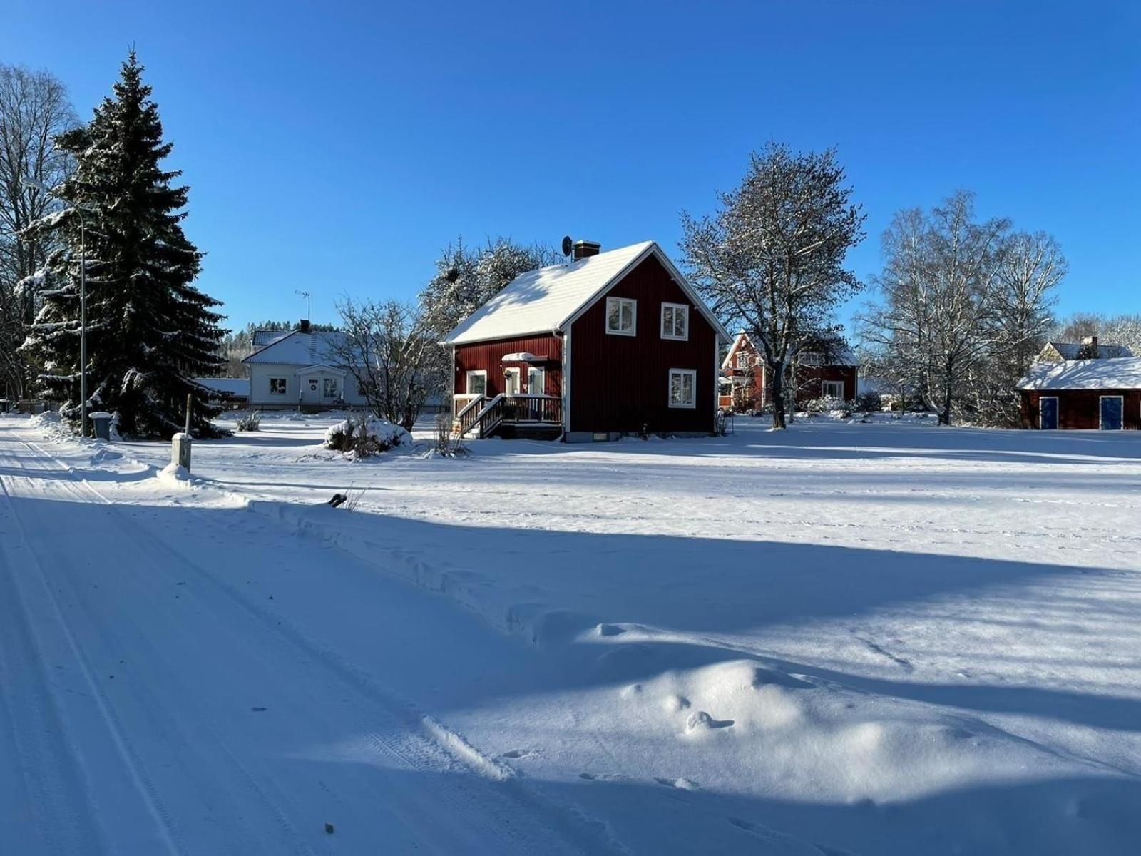 Gemütliches Ferienhaus in Uppvidinge mit Garten, Grill und Veranda view 2