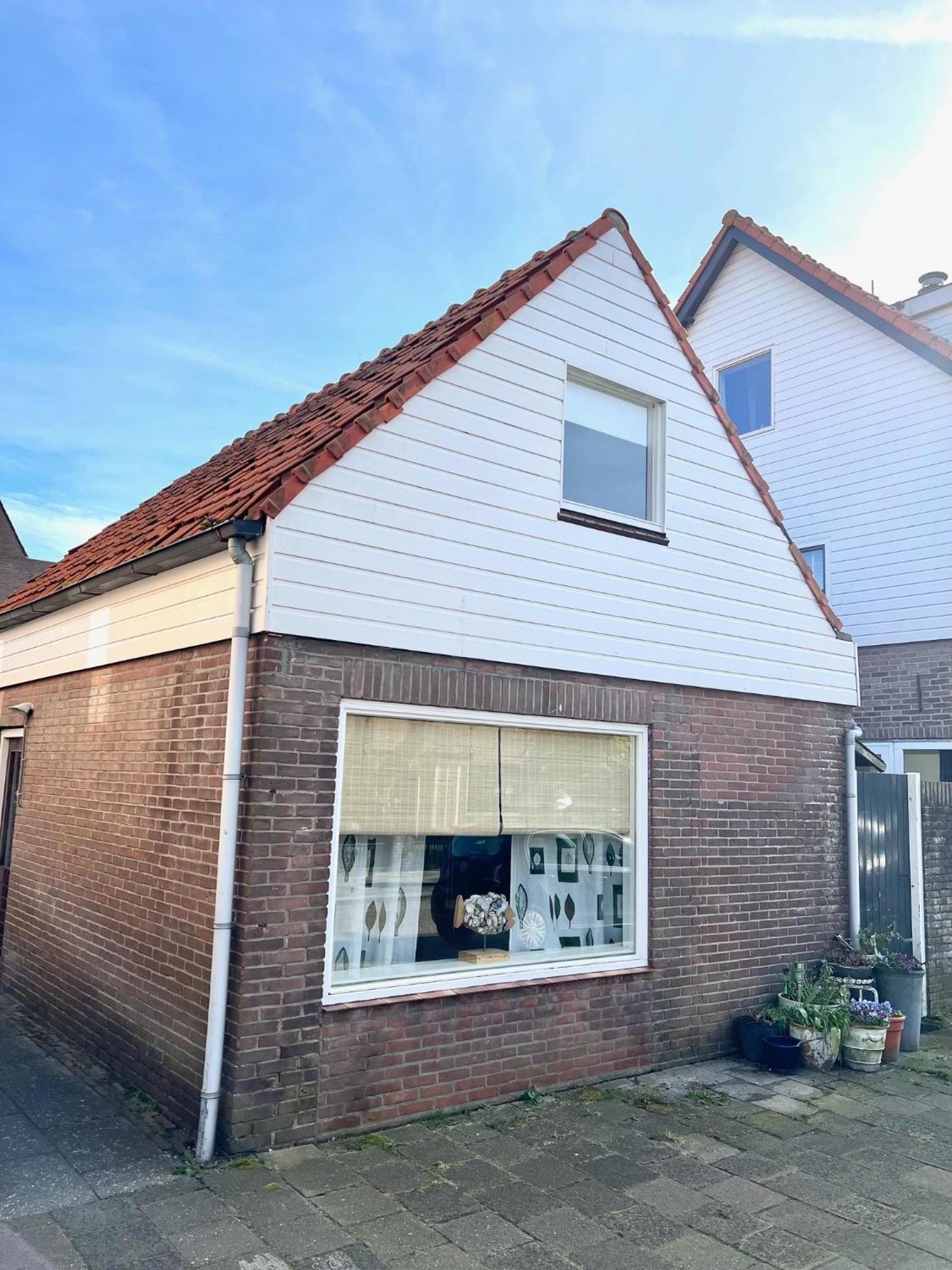 Beach house met parkeerplaats in het centrum view 4