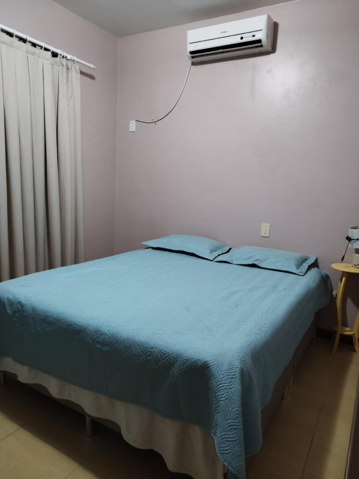 Casa de 2 Pavimentos Inteira com garagem