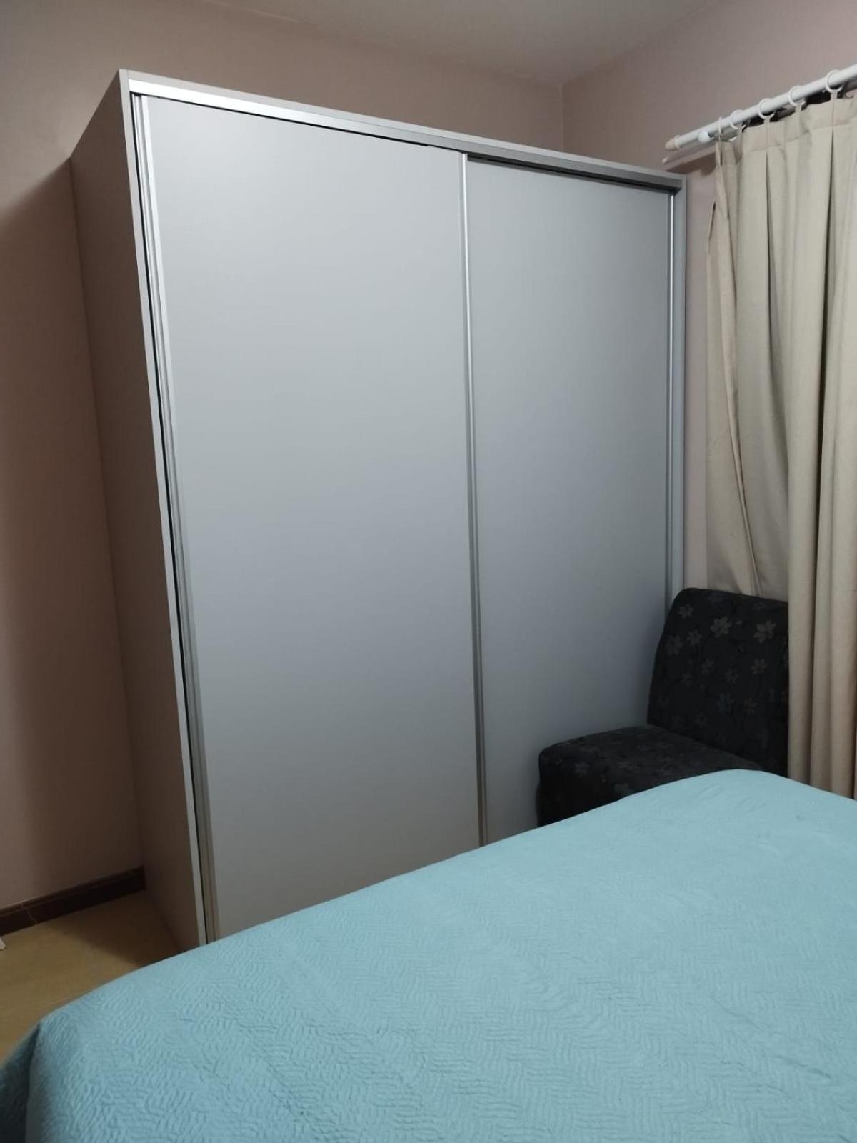 Casa de 2 Pavimentos Inteira com garagem
