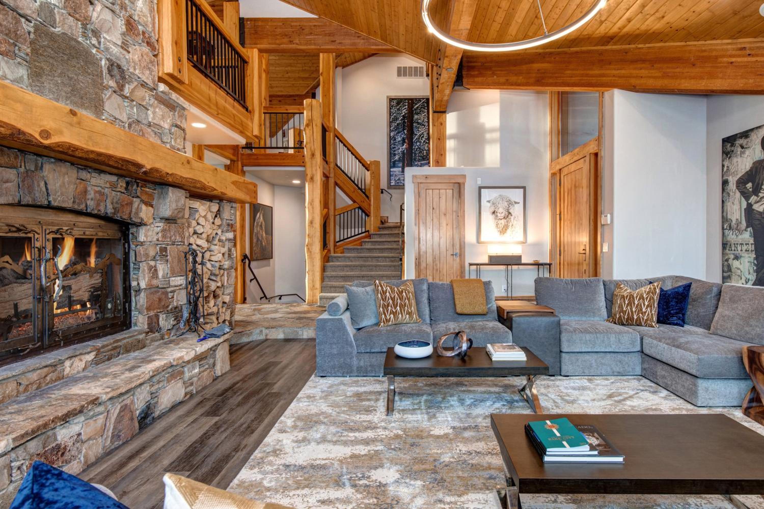 Upper Deer Valley Luxury w Hot Tub view 4