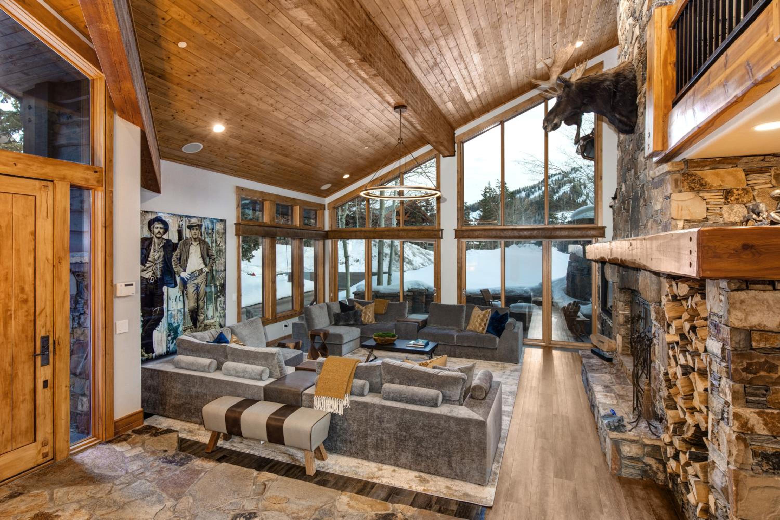 Upper Deer Valley Luxury w Hot Tub view 5