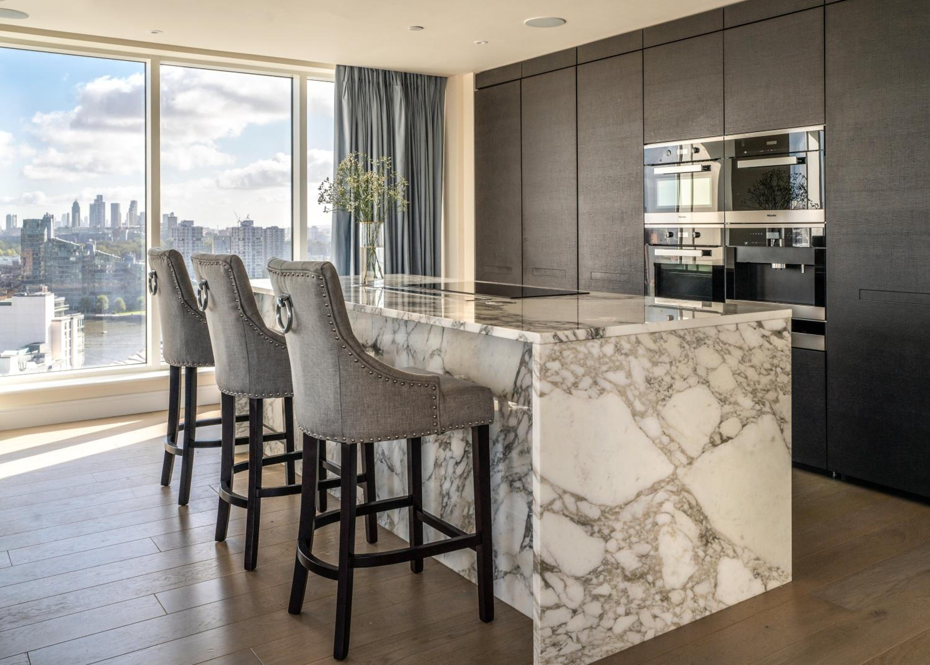 Luxury Riverside Residence