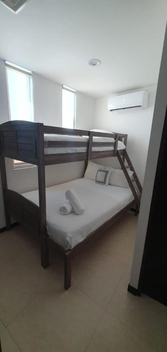 Beach, pool 3BR Apartment - 8 guests