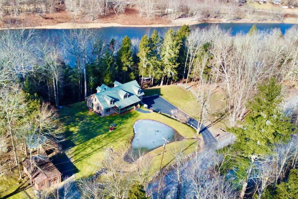 The River House with Hot Tub view 3