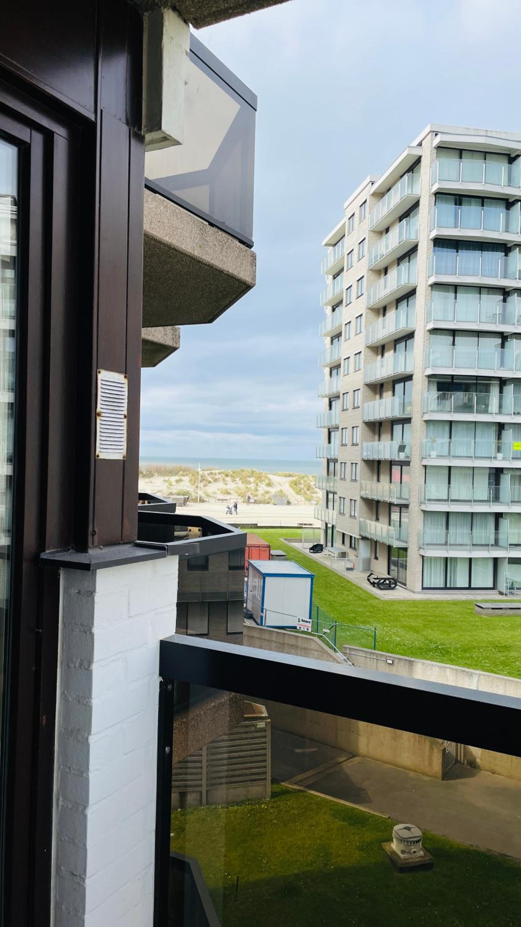 Studio Sia - Lichtrijke studio met balkon met zijzeezicht in hartje de Panne