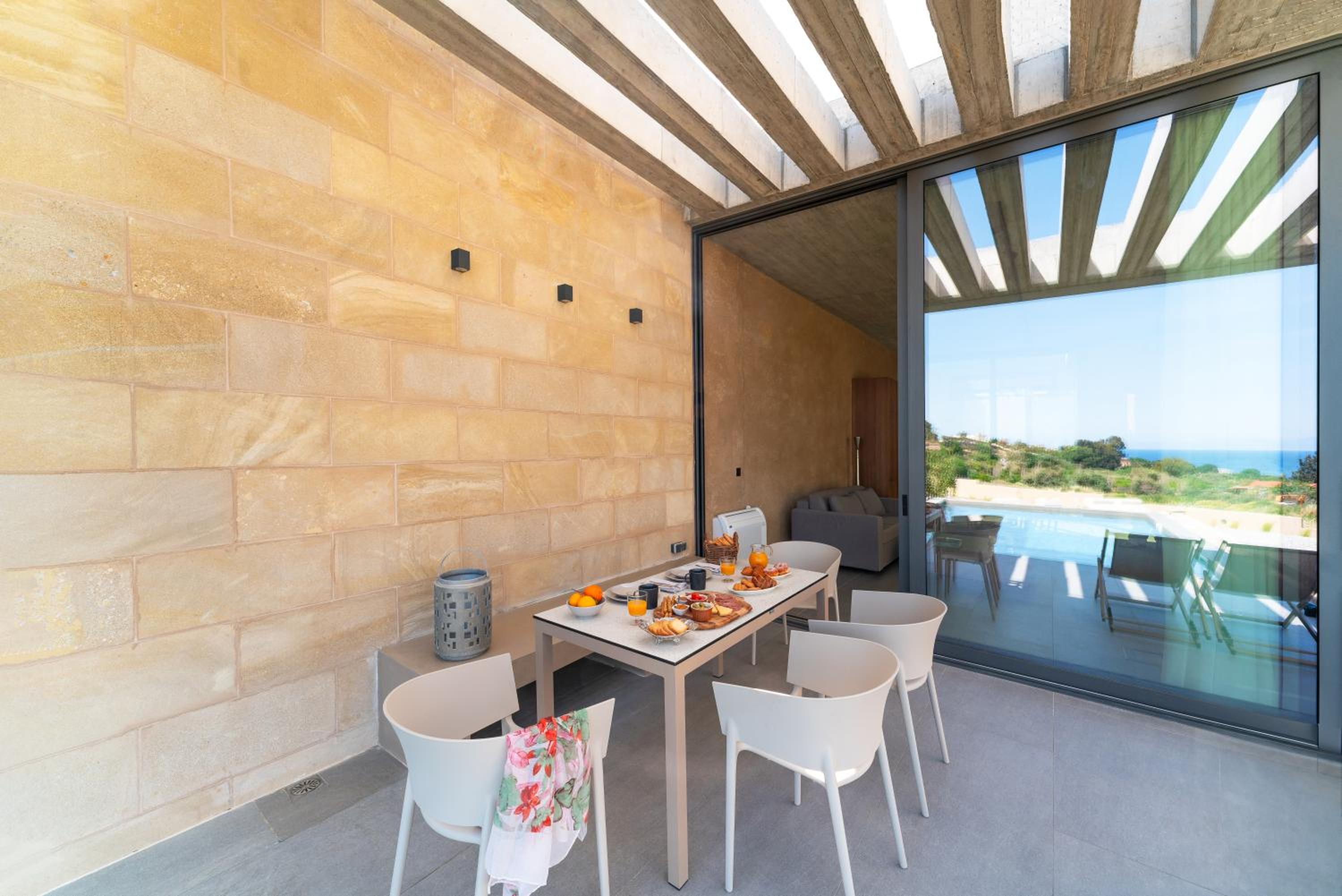 Linear Cabanon Kallithea Luxury Villas