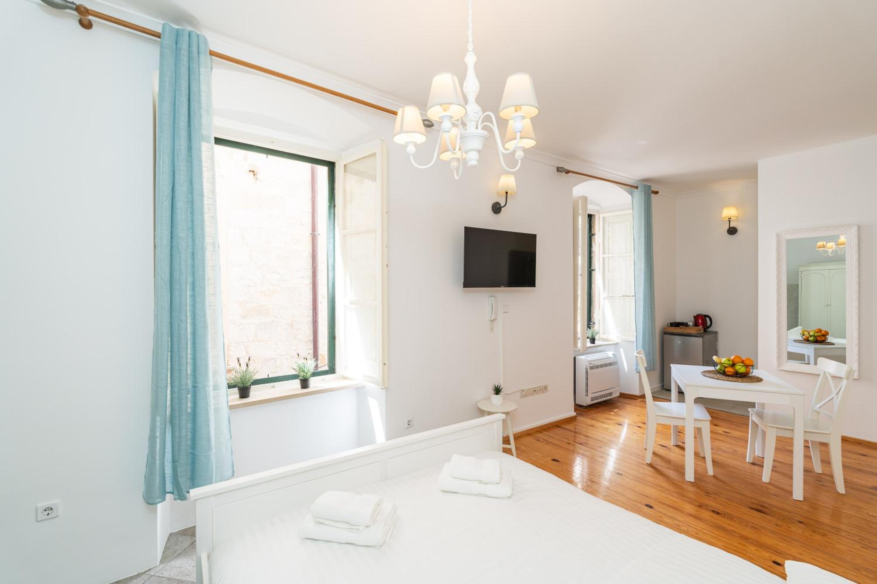 Kenova Apartments Old Town
