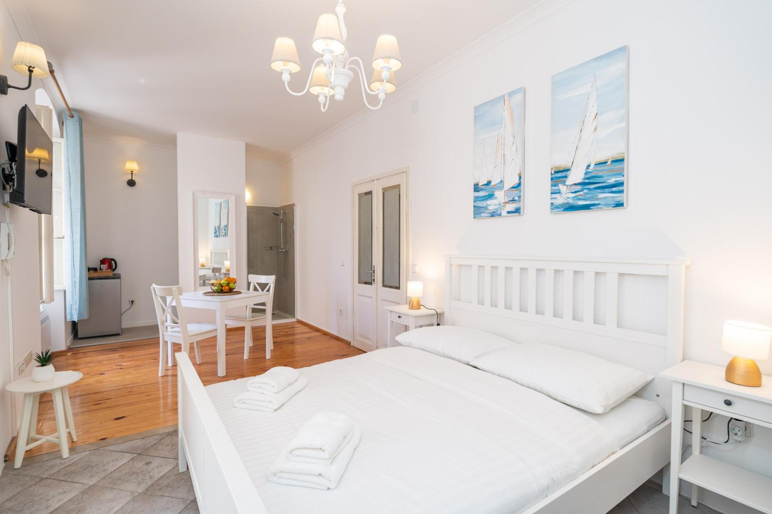 Kenova Apartments Old Town