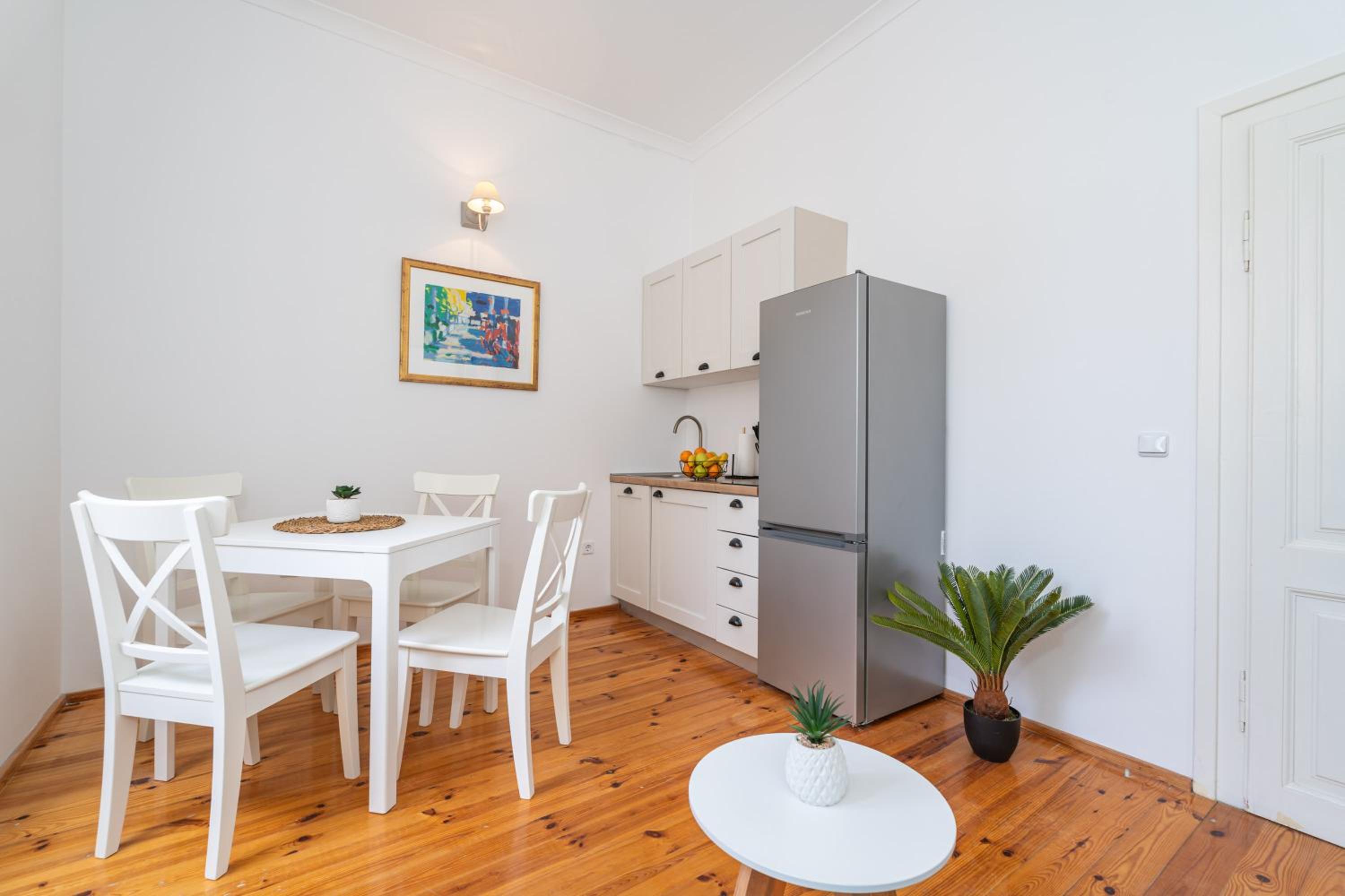Kenova Apartments Old Town