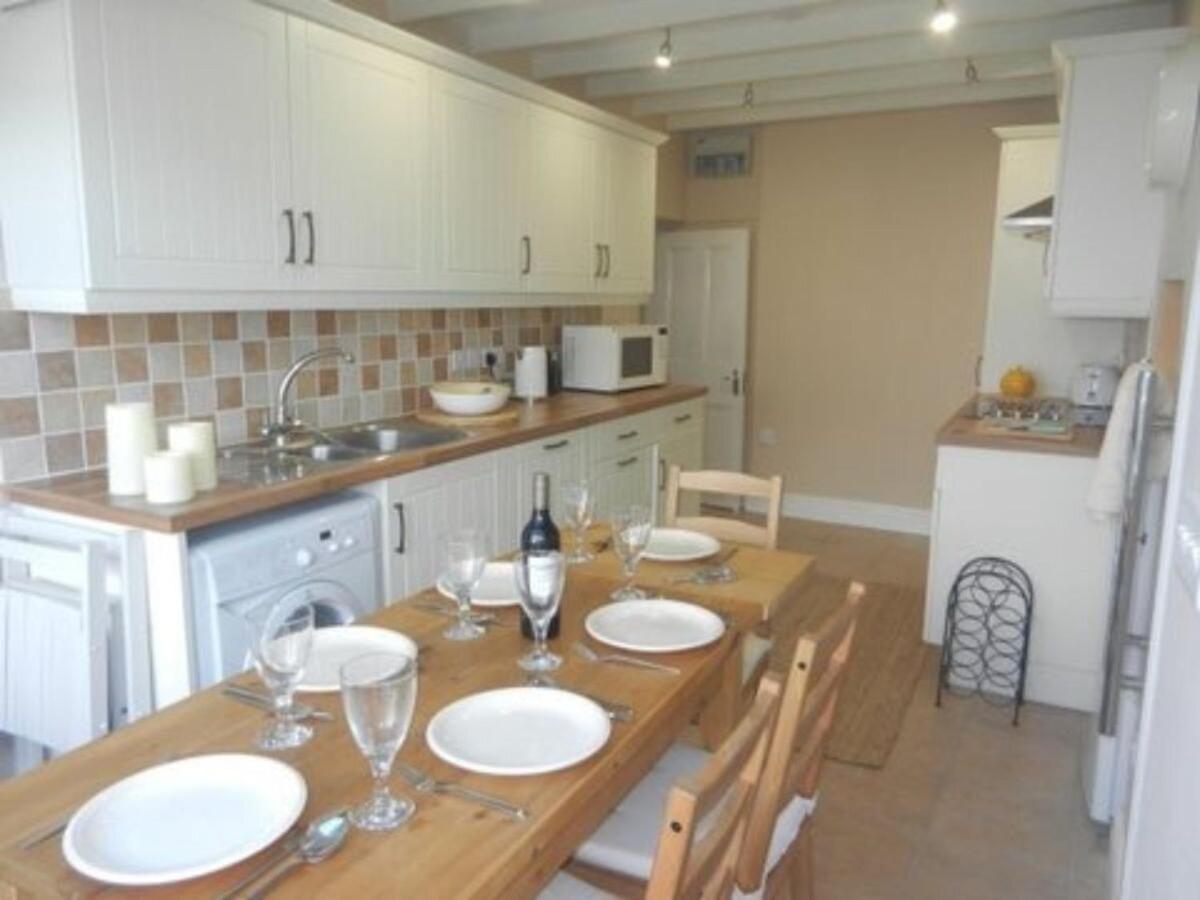 3 Prospect Place, New Quay, sleeps 6, parking, sea views, dog friendly view 2