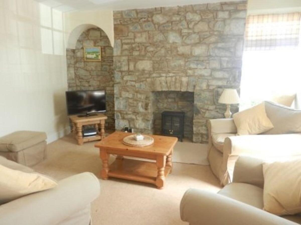3 Prospect Place, New Quay, sleeps 6, parking, sea views, dog friendly view 3