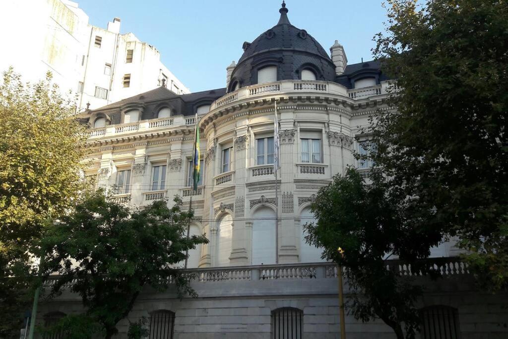 Av.Alvear/Patio Bullrich/Four Seasons Hotel area.