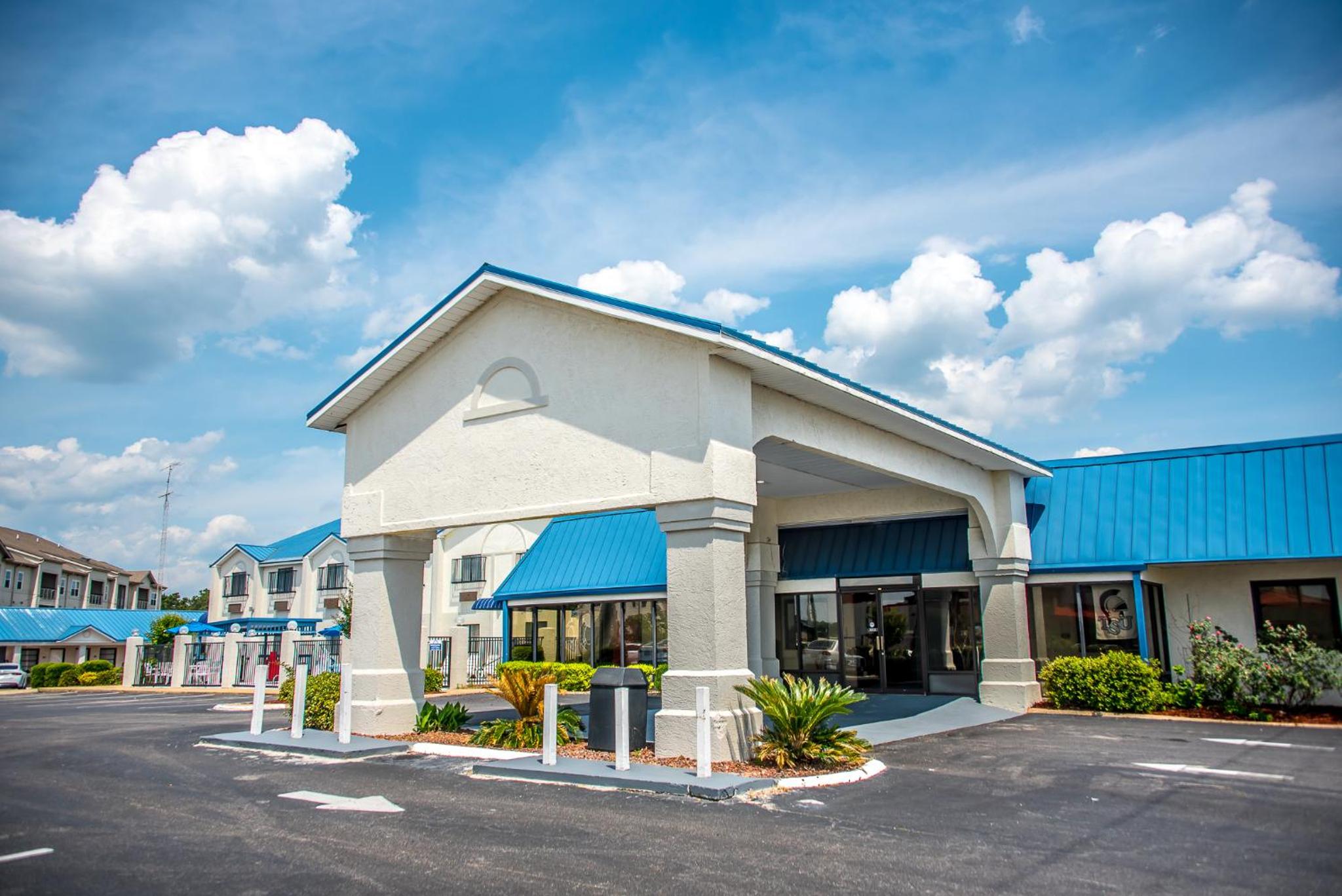 Troy Vacations - Days Inn by Wyndham Troy - Property Image 1